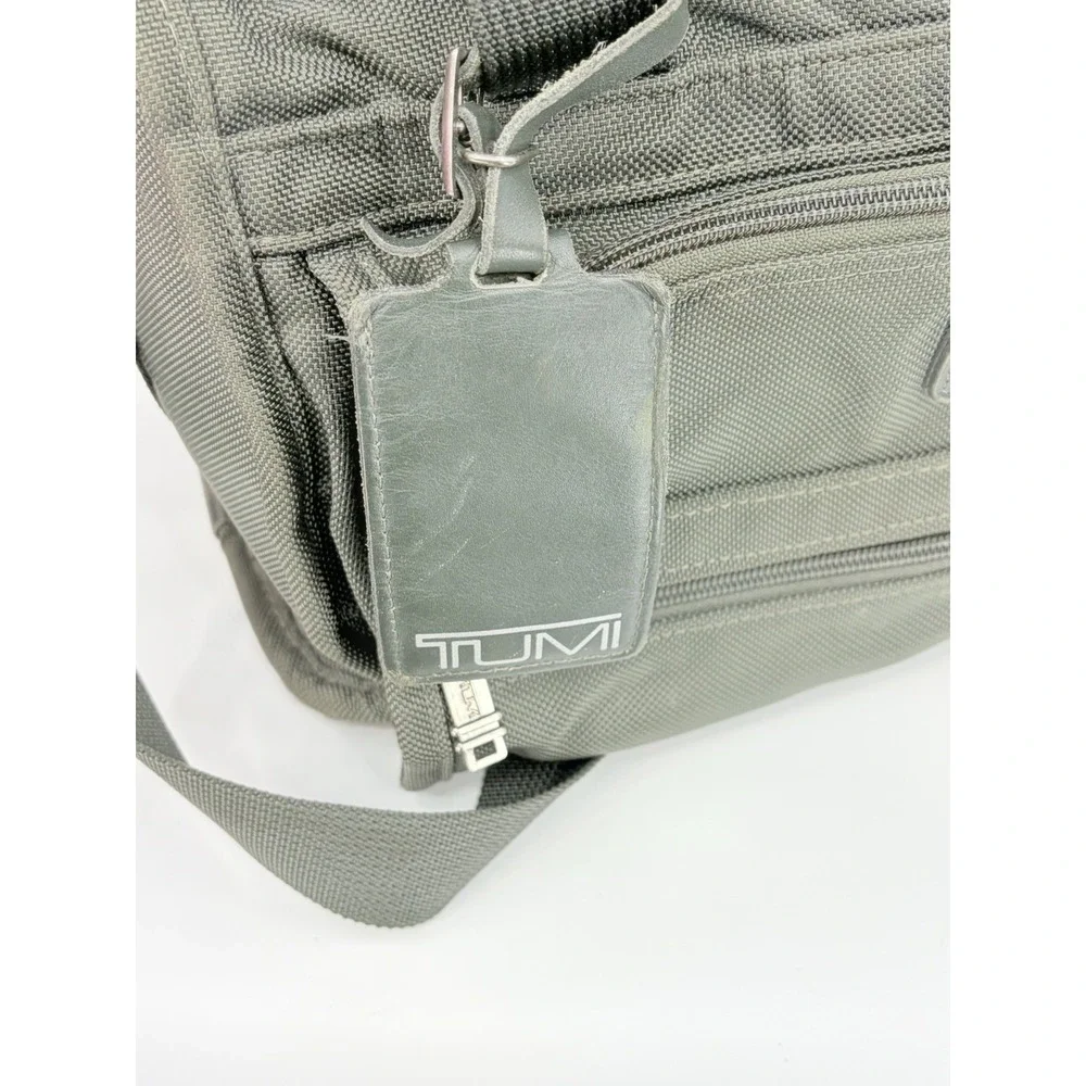 Tumi 261M3 Duffle Bag Travel Nylon Green Made USA Carry On Luggage Tag